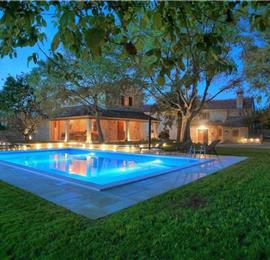 4 bedroom villa with pool near Svetvinčenat, Istria, sleeps 10